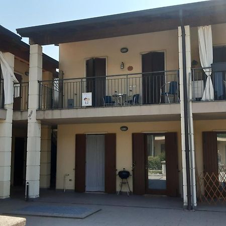 Kiss Kiss Corner Apartment Valeggio sul Mincio Bagian luar foto